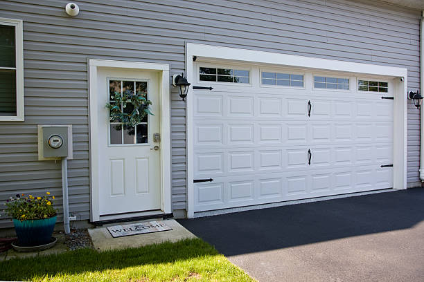 24/7 Emergency Garage Door Panel Replacement experts in Newport, OH